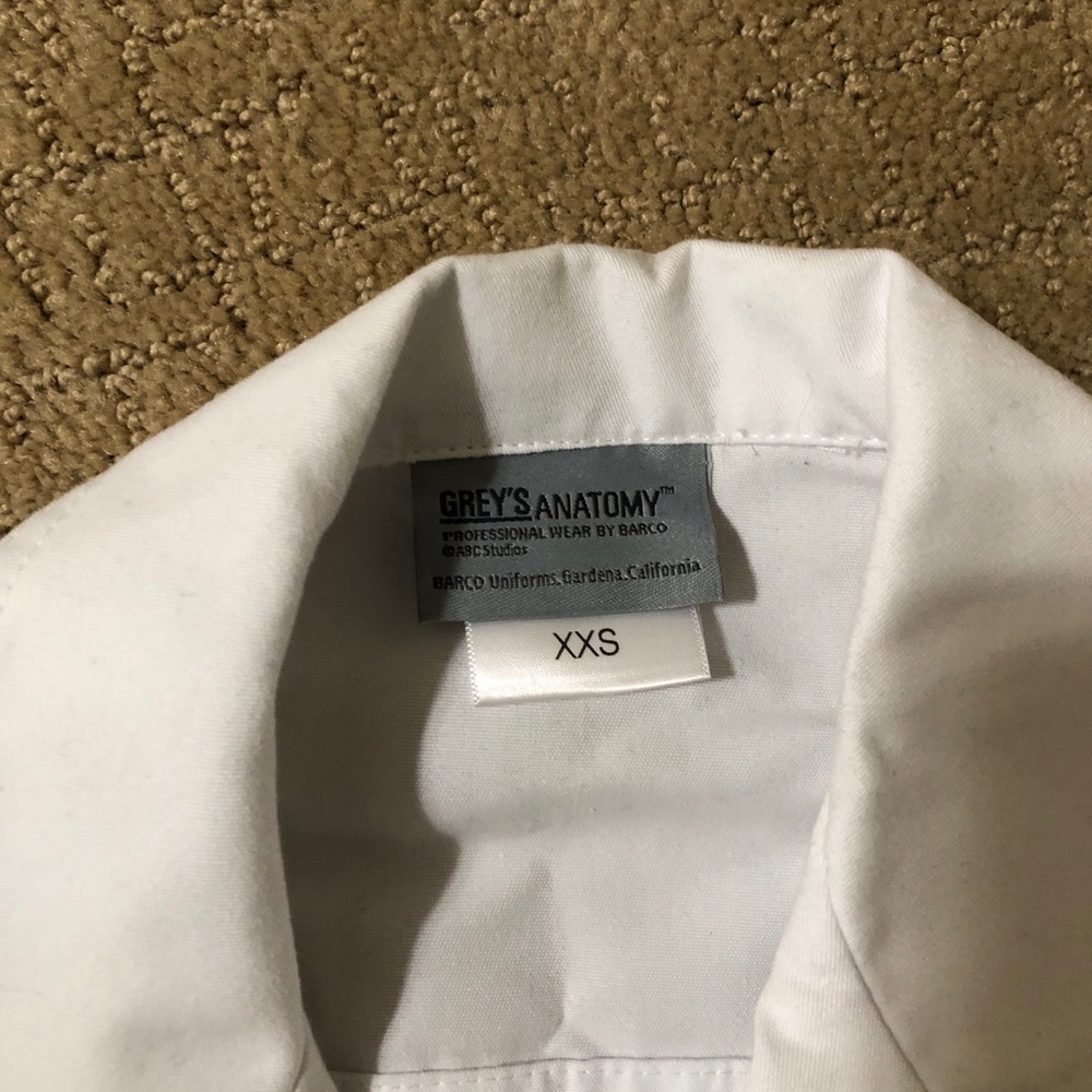 Women’s Grey’s Anatomy Lab Coat - Picture 2 of 8